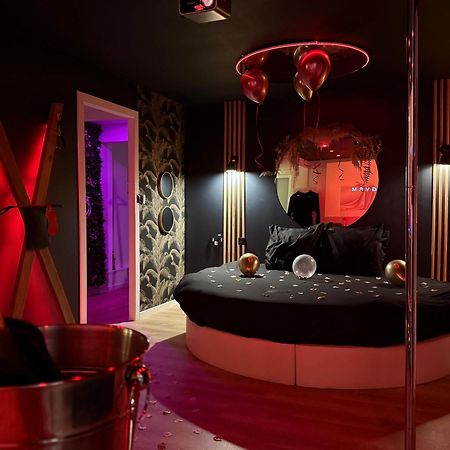 Love Room Haut De Gamme - L'Extase Avec Jacuzzi Violaines Bagian luar foto